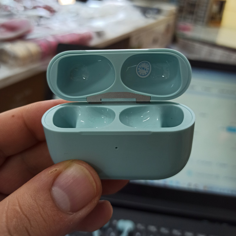 هدفون بلوتوثی مدل AirPods Pro بدون نویز کنسلینگ، درگاه شارژ لایتنینگ، پشتیبانی از فرمان لمسی