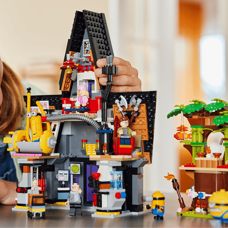 لگو 868 تکه سری Despicable Me مدل Minions and Gru's Family Mansion کد 75583