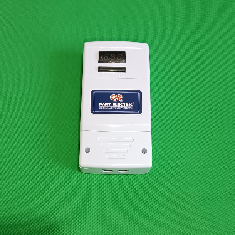 محافظ ولتاژ پارت الکتریک مدل سرکنتور کد 0690