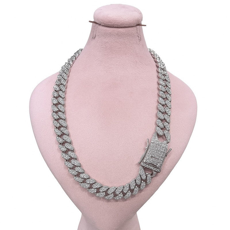 گردنبند مدل فول نگین کد 01