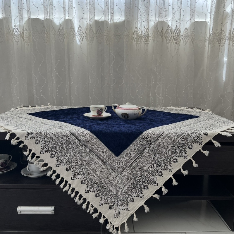رومیزی مدل ماه سلطان  سایز 100x100 سانتی‌متر