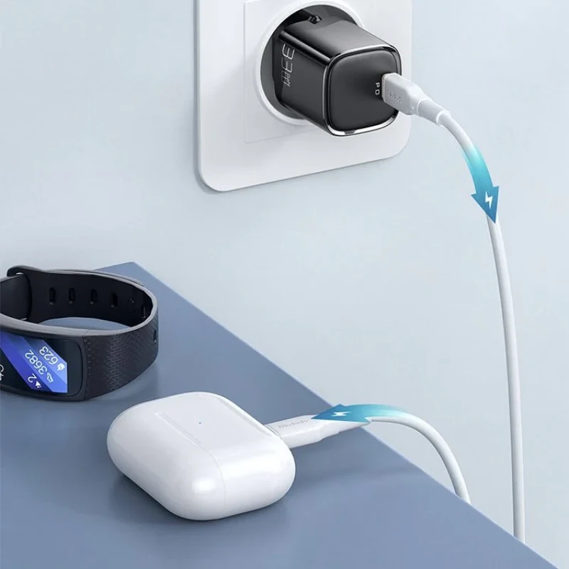 شارژر دیواری 30 وات مک دودو مدل Nano 30 mini به همراه کابل USB-C