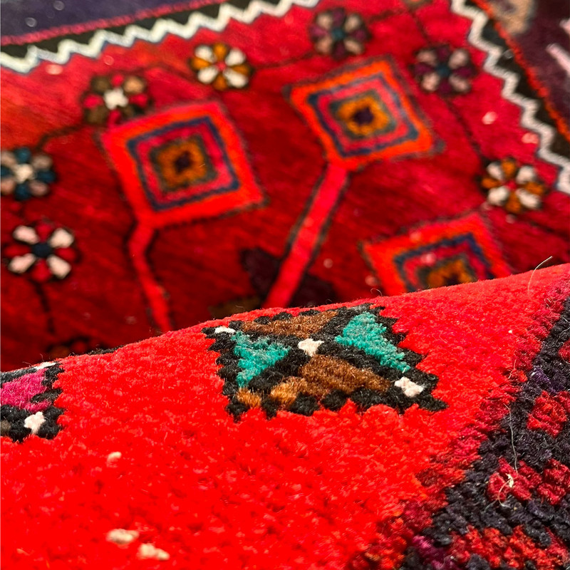 فرش دستباف کناره چهار متری مدل کردی کد NKP.RJ105 زمینه قرمز