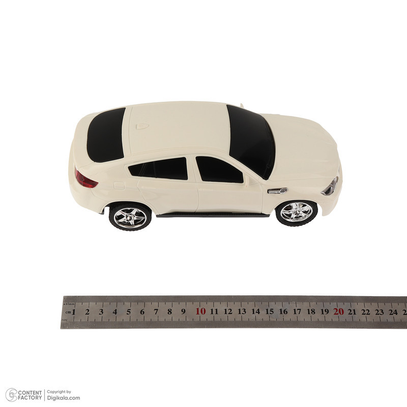 ماشین بازی کنترلی مدل سواری طرح BMW دارای چراغ و قابلیت حرکت در چهار جهت جلو، عقب، چپ و راست، بدنه پلاستیکی سبک و ابعاد 150x70x100 میلی‌متر