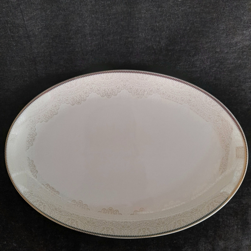 دیس بیضی چینی صنایع چینی تقدیس کد 01، 30×21 سانتی‌متر، مناسب سرو، قابل شستشو با دست و ماشین ظرفشویی، بسته 2 عددی همراه جعبه