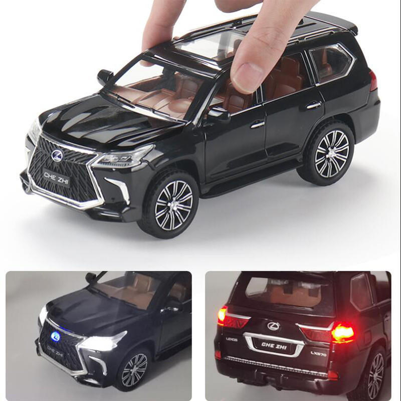 ماکت ماشین شاسی‌بلند لکسوس با مقیاس 1:24 چه ژی مدل LX570 بدنه آلیاژی، چرخ لاستیکی، درهای بازشو بغل، دارای صدا و نور عقب