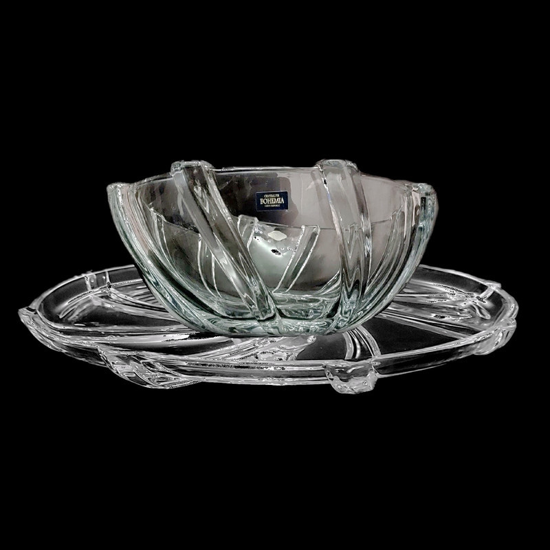 سرویس پذیرایی 16 پارچه کریستال بوهمیا مدل فلاور پیچ 3D کد 800 ساخت جمهوری چک مناسب شستشو در ماشین ظرفشویی شامل 6 پیاله آجیل‌خوری، 6 پیش‌دستی آجیل‌خوری، 1 کاسه آجیل‌خوری پایه‌دار