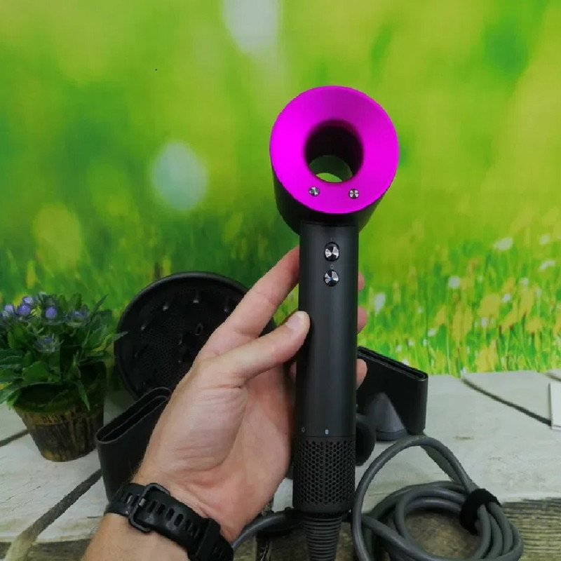 سشوار حرفه‌ای 1600 وات super hair dryer، موتور AC، وزن 160 گرم، المنت سرامیک تورمالین، دارای سری دیسپانسر، متمرکز‌کننده با ویژگی صاف‌کنندگی، با قابلیت عملکرد توربو