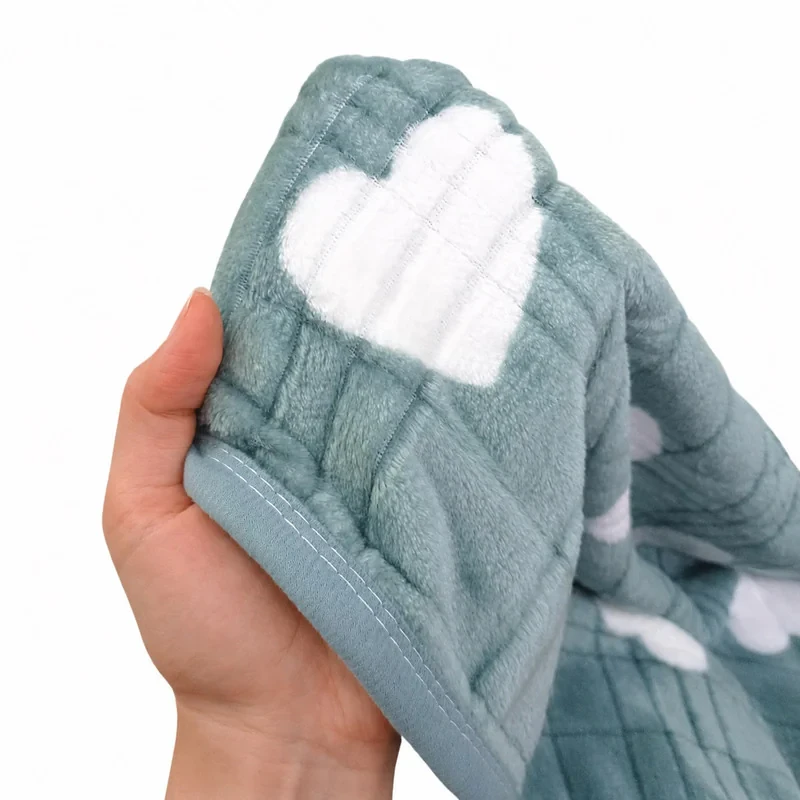 پتو مسافرتی 1 نفره مدل قلبی گل برجسته سایز 220x160 سانتی‌متر