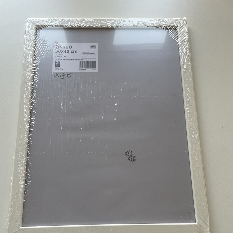 قاب عکس ایکیا مدل FISKBO-NEW سایز 40x30 سانتی متر
