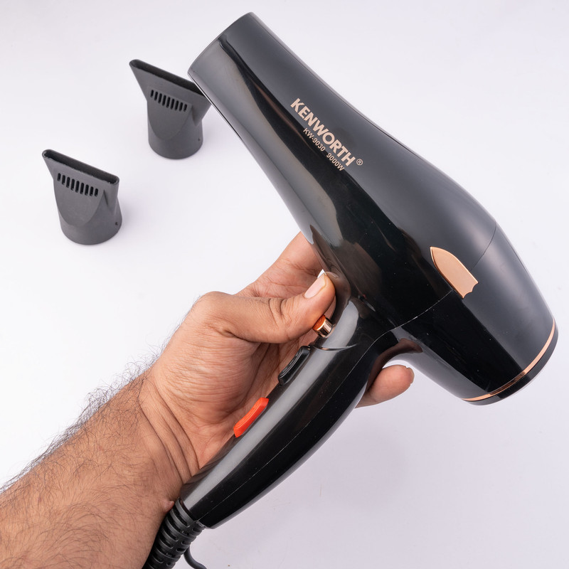 سشوار حرفه‌ای 2400 وات کنورث مدل KW-9030، موتور AC، وزن 1050 گرم، المنت فلز، دارای سری متمرکز‌کننده باریک، متمرکز‌کننده پهن با ویژگی صاف‌کنندگی، با قابلیت فناوری تولید یون