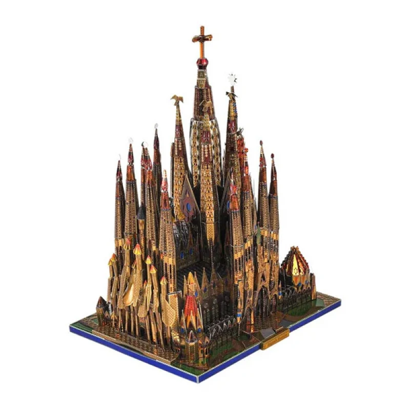 ساختنی 311 تکه مدل Sagrada Familia