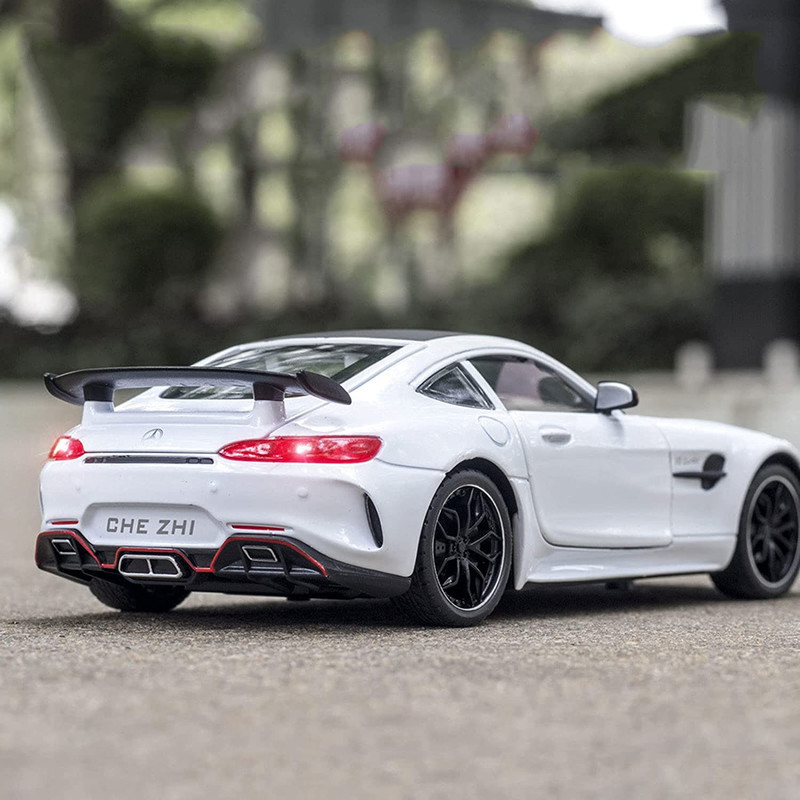 ماکت ماشین فلزی اسپرت BENZ AMG GT قابلیت دودزا با منبع آب، چراغ‌دار، موزیکال، فرمان‌پذیری چرخ‌های جلو، عقب‌کش، باتری قلمی، بدنه صیقلی و 6 درب بازشو