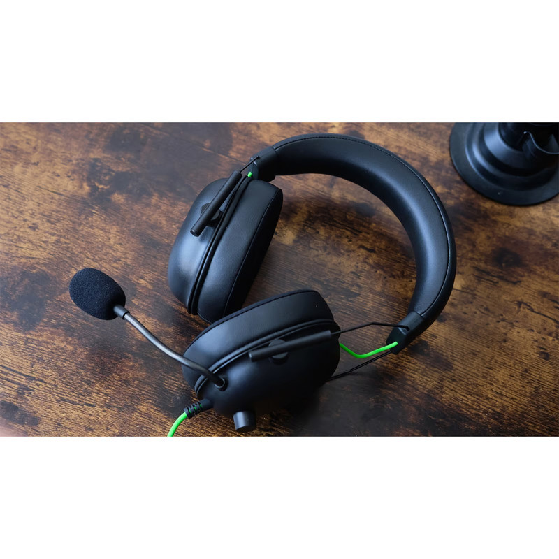 هدست گیمینگ بلوتوثی ریزر مدل BlackShark V2 X با نویز کنسلینگ بدنه، نویز کنسلینگ میکروفون (ENC)، اتصال از طریق جک 3.5 میلی‌متری، دارای صدای فراگیر 7.1 کاناله، دارای تکنولوژی صدای 360 درجه