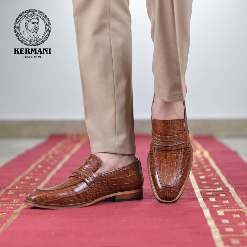 کفش مردانه کرمانی مدل چرم دستدوز طبیعی کروکو کد 1064