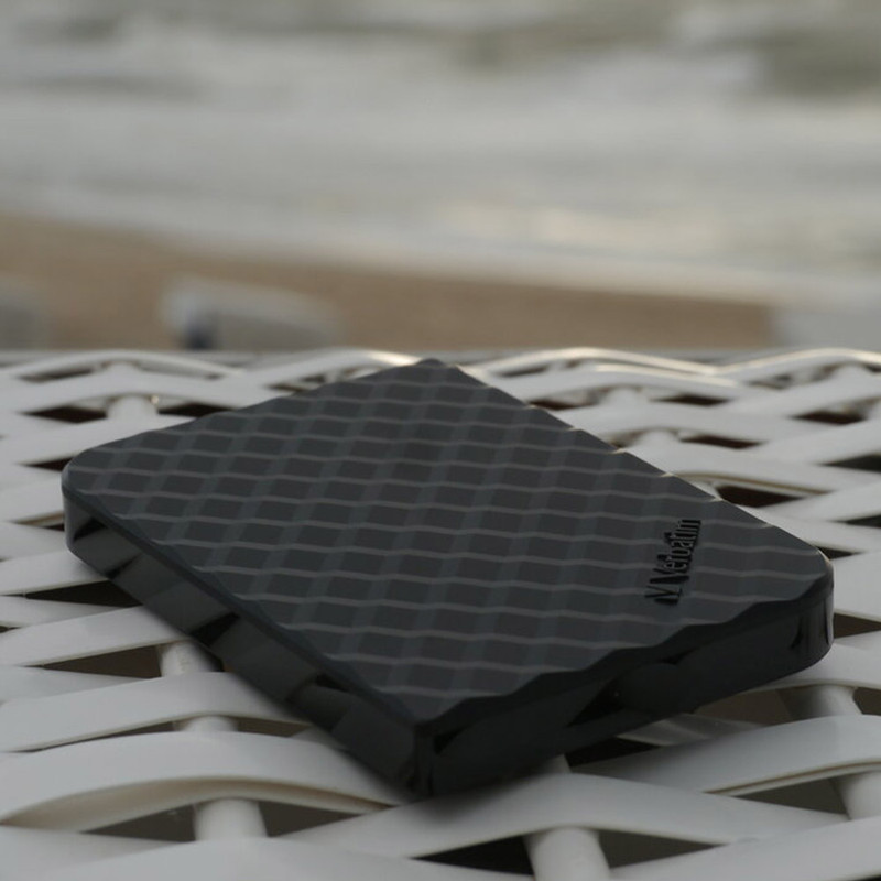هارد اکسترنال ورباتیم مدل Store 'n' Go  ظرفیت دو ترابایت دارای رابط USB Type-A 3.0