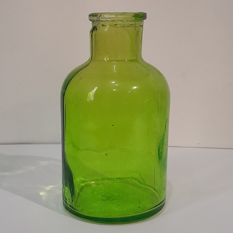 گلدان دکوری شیشه‌ای ابعاد 7×7×12 سانتی‌متر وزن 220 گرم کد 5222