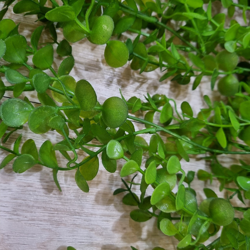 گل مصنوعی آویز شمشاد، 5 شاخه، ابعاد 2×22×74 سانتی‌متر، وزن 100 گرم