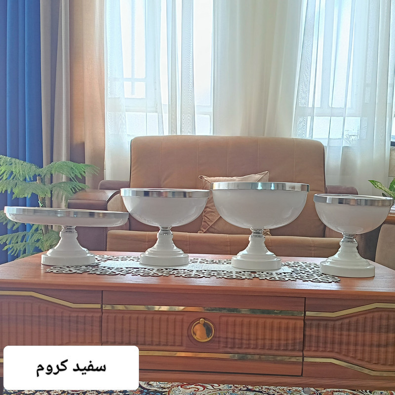 سرویس پذیرایی فلزی پایه‌دار مدل دایره‌ای، مجموعه 4 عددی شامل میوه‌خوری، شیرینی‌خوری، آجیل‌خوری و شکلات‌خوری، مناسب شستشو با دست