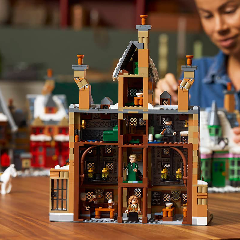 لگو 3228 تکه سری Harry Potter مدل Hogsmeade Village – Collectors' Edition کد 76457