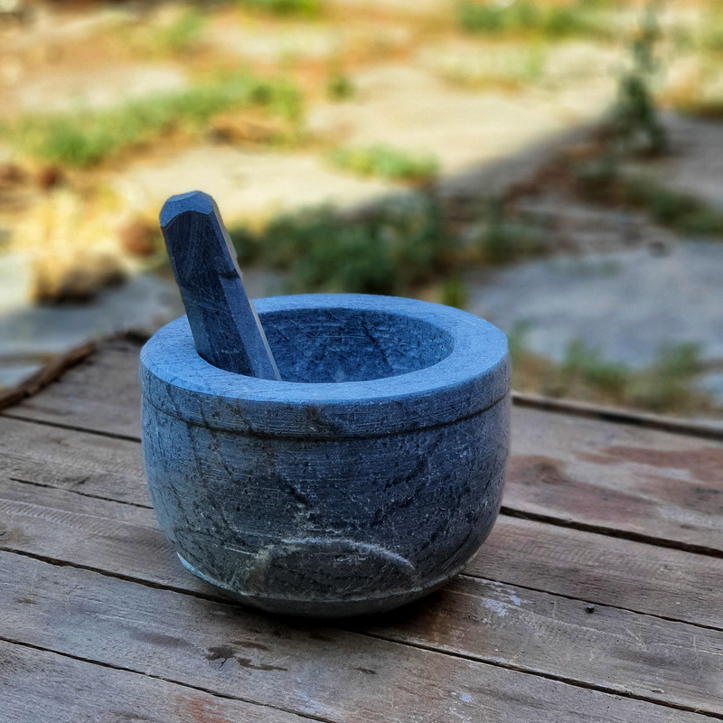 هاون سنگی مدل دسته دار گرد