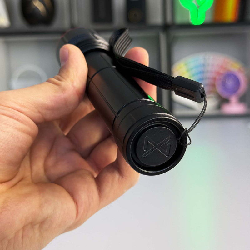 چراغ قوه دستی اسمال سان مدل P7 کد 2167 با نور مهتابی