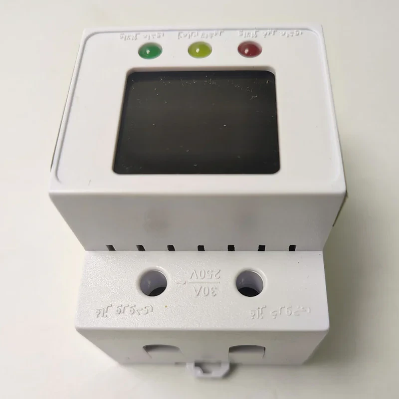 محافظ ولتاژ تیراژه مدل مینیاتوری دیجیتالی D8008