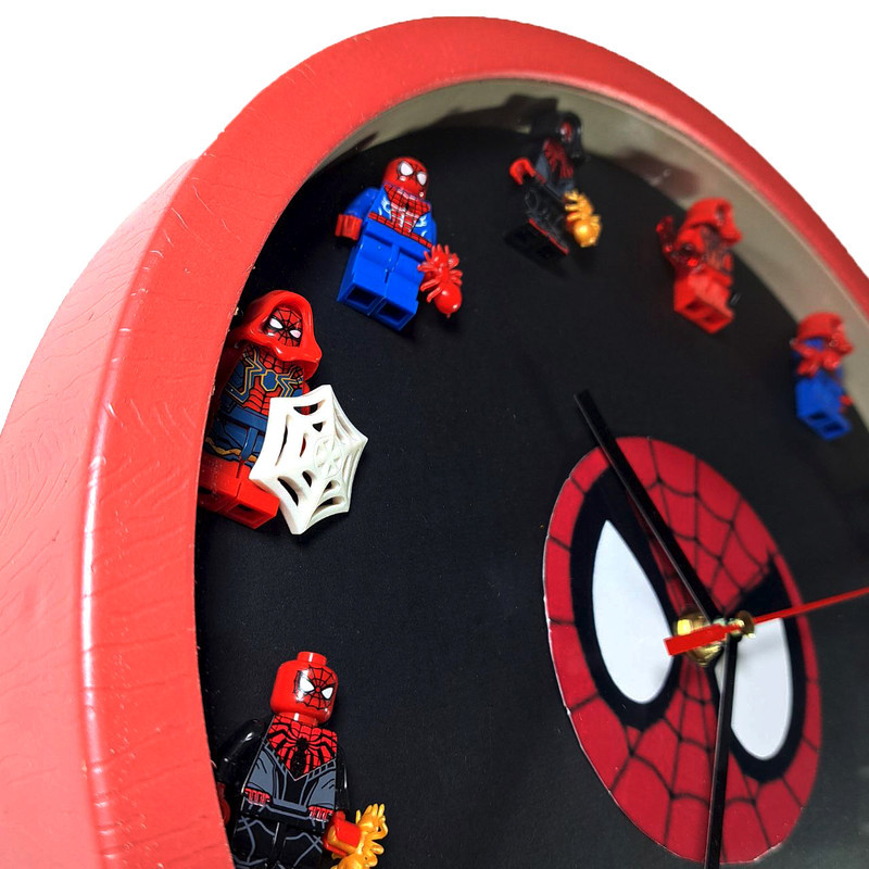 ساعت دیواری مکانیکی مدل spider طرح مرد عنکبوتی کد 03