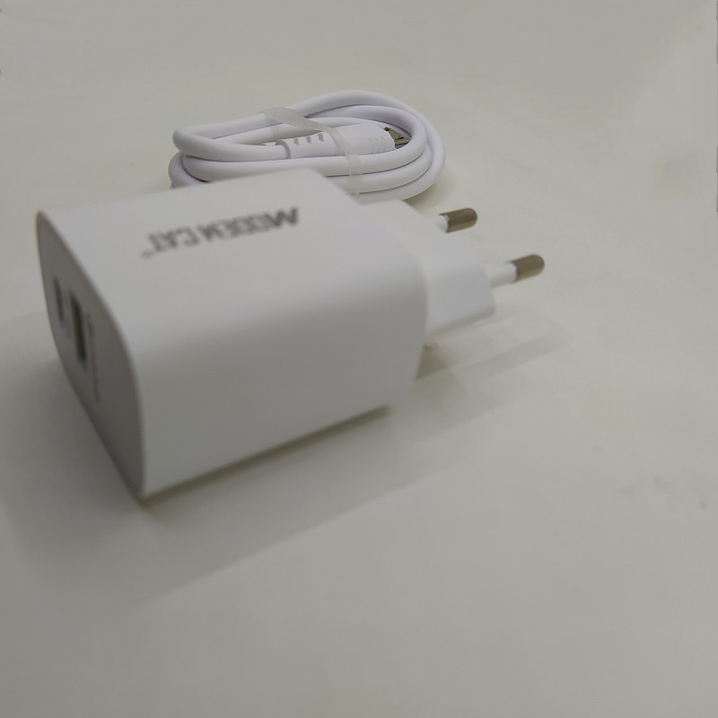 شارژر دیواری مودم کت مدل MTC-0010 به همراه کابل تبدیل microUSB