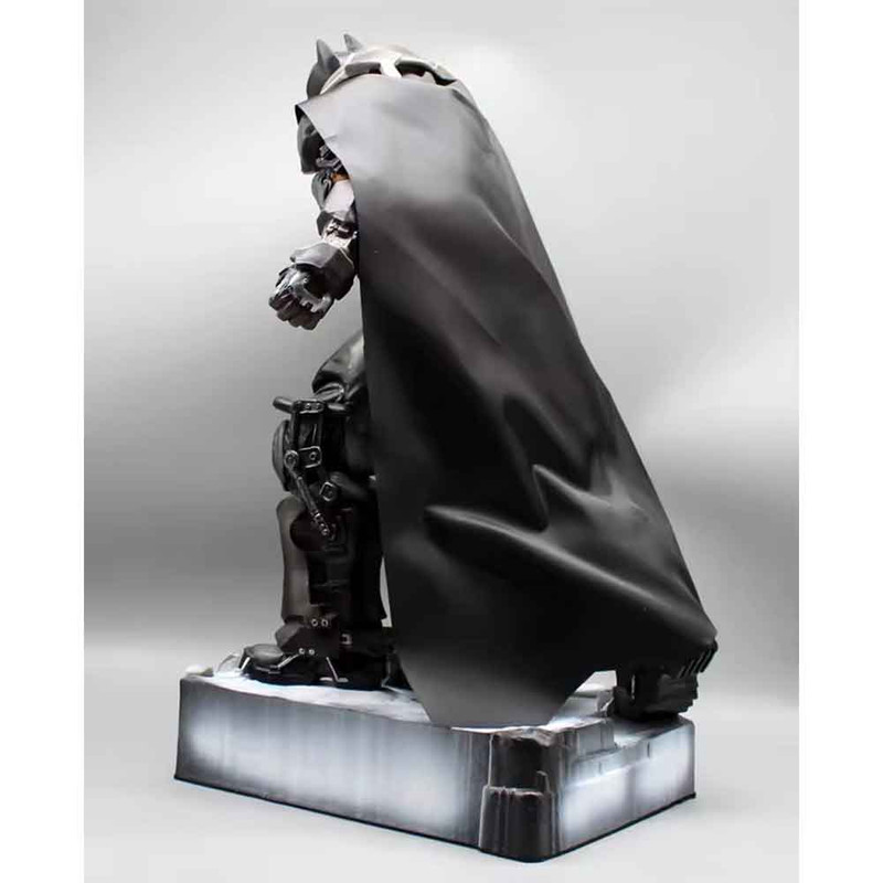 فیگور مدل بتمن آرمور طرح Batman Armor LED