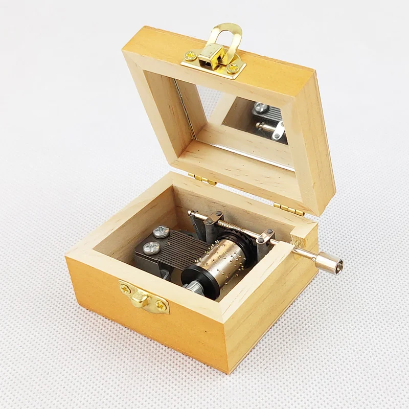 جعبه موزیکال مدل کودکانه طرح عمو سبیلو و پاپیون کد MB12