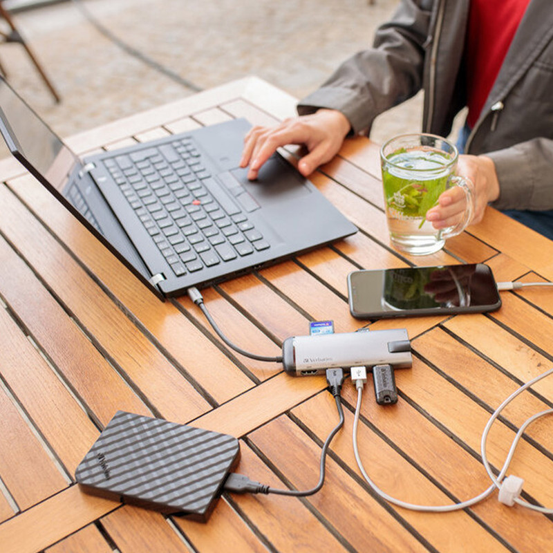 هارد اکسترنال ورباتیم مدل Store 'n' Go  ظرفیت دو ترابایت دارای رابط USB Type-A 3.0