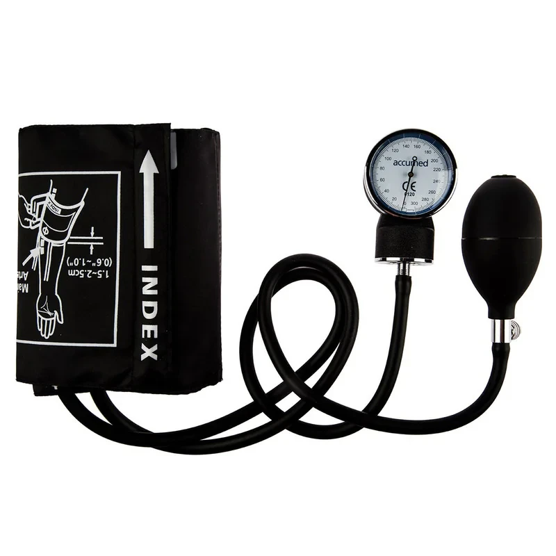 فشارسنج بازویی عقربه‌ای اکیومد مدل KJ-106C با مانومتر بزرگ و خوانا، کاف ضد حساسیت بدون لاتکس، پیچ تخلیه برنجی با روکش کروم و گوشی پزشکی تک‌بل مناسب دور بازوی 24 تا 32 سانتی‌متر