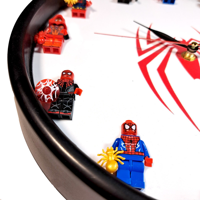 ساعت دیواری مکانیکی مدل Spider طرح مرد عنکبوتی لگویی