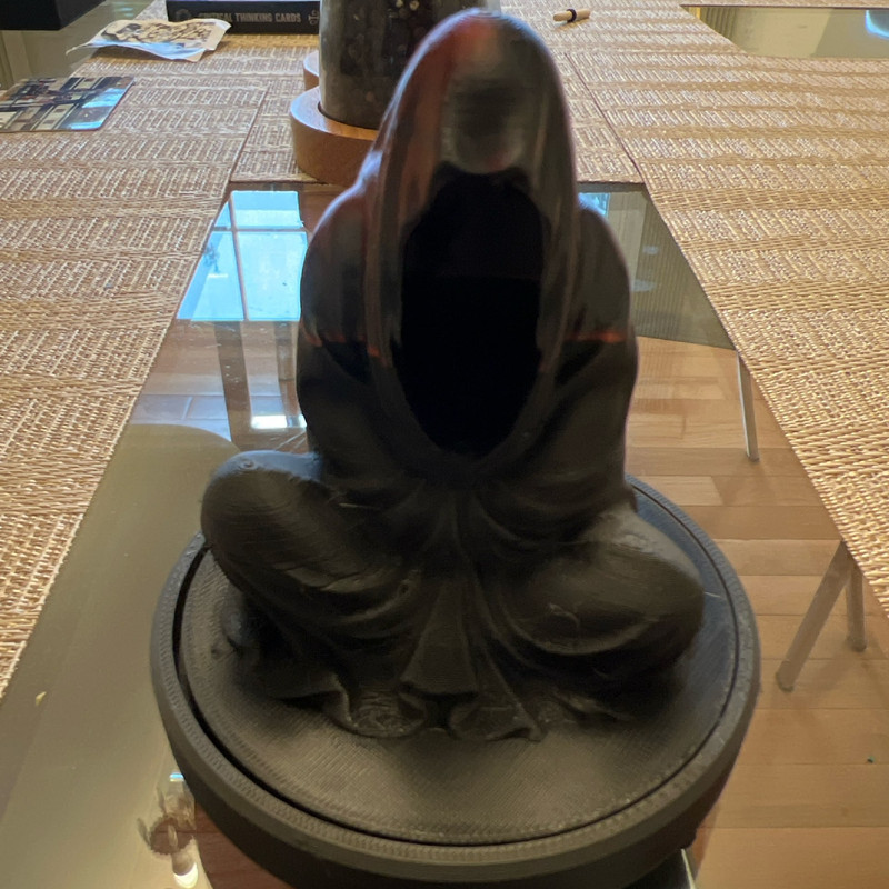 مجسمه مدل روح نشسته چراغ دار Arti005