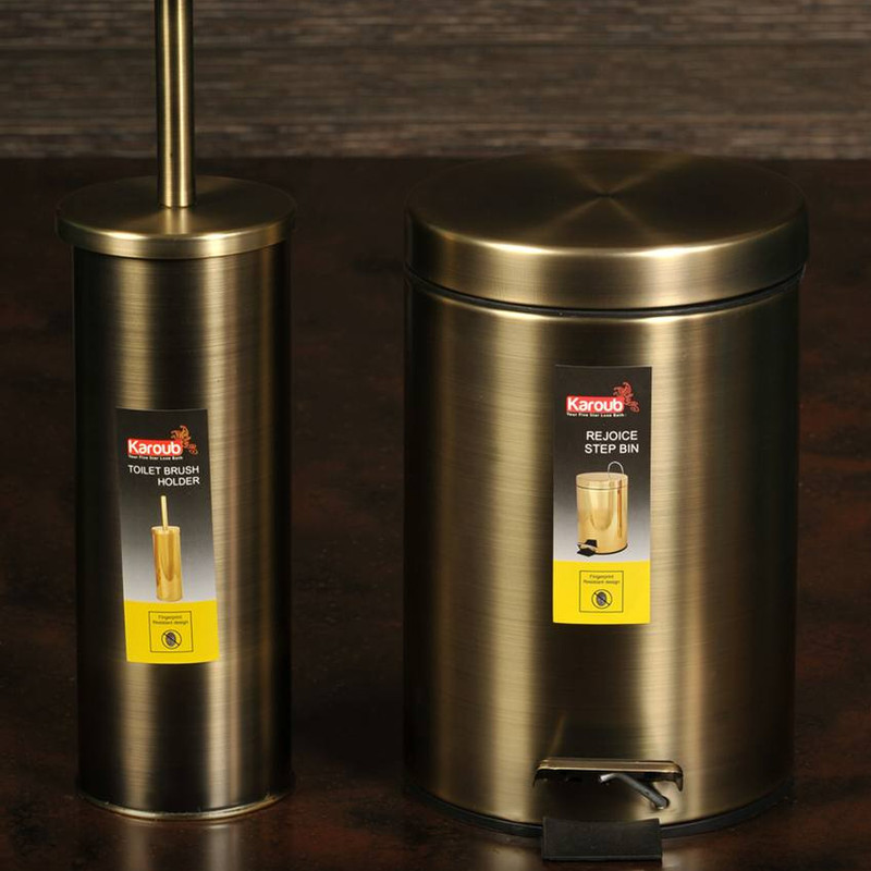ست
سطل
زباله و
فرچه کاروب مدل  3L