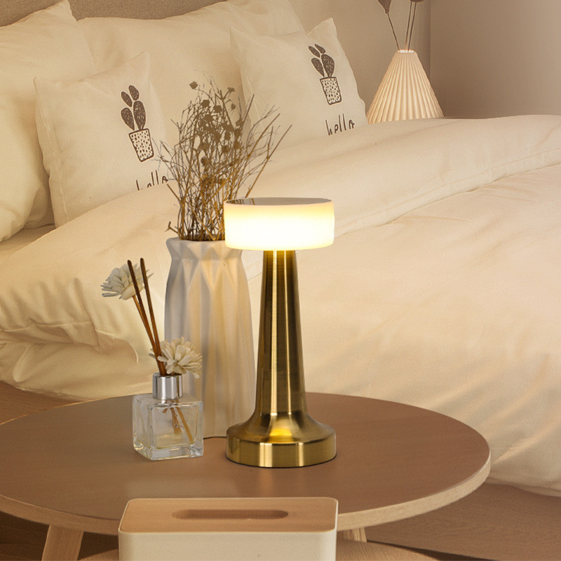 آباژور رومیزی مدل LEDdesk
