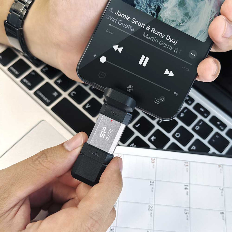 فلش مموری OTG سیلیکون پاور مدل C51 ظرفیت 128 گیگابایت با رابط USB3.2 Type-A و Type-C، مقاوم در برابر ضربه، شوک و گرد و غبار، مناسب تلفن همراه و لپ‌تاپ