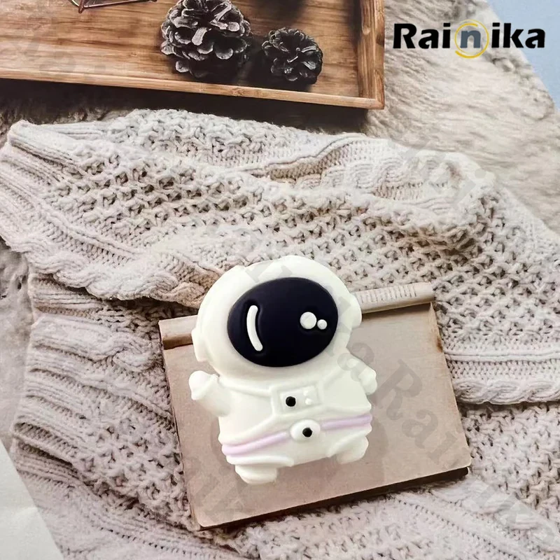 محافظ کابل شارژ و هندزفری رینیکا مدل Astronaut KK 03 مجموعه 3 عددی