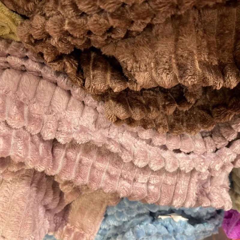 پتو مسافرتی ژینورا مدل کرکره ای سایز 140x200 سانتی متر