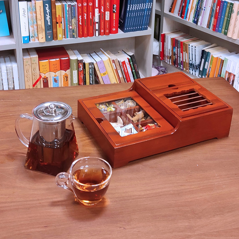 جعبه پذیرایی تی بگ وارمر پله کد 1، جنس MDF، مناسب گرم نگهداشتن دمنوش و چای، دارای 6 پارت کوچک برای تنقلات و چای و 1 پارت بزرگ برای نبات و نسکافه