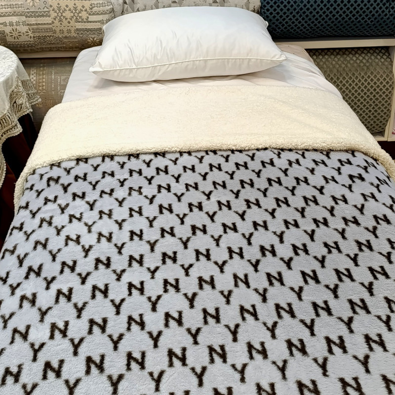 پتو دو لایه 1 نفره مدل ربیت خزدار پشت تدی سایز 220x160 سانتی‌متر