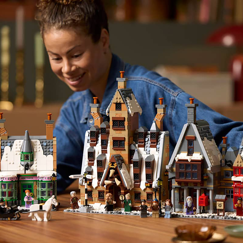 لگو 3228 تکه سری Harry Potter مدل Hogsmeade Village – Collectors' Edition کد 76457