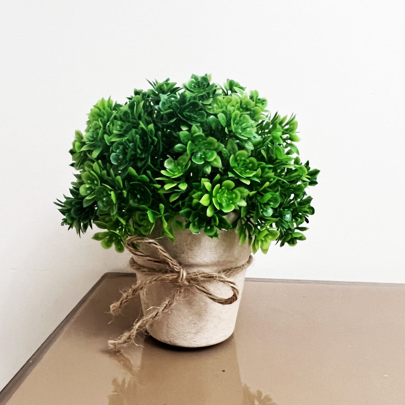 گلدان به همراه گل مصنوعی مدل P12 طنین، ابعاد 8×8×12 سانتی‌متر، وزن 100 گرم