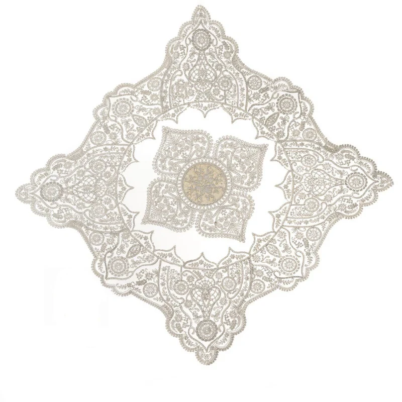رومیزی مدل قیطان دوزی مربع طرح چهار پر سایز 100x100 سانتی‌متر