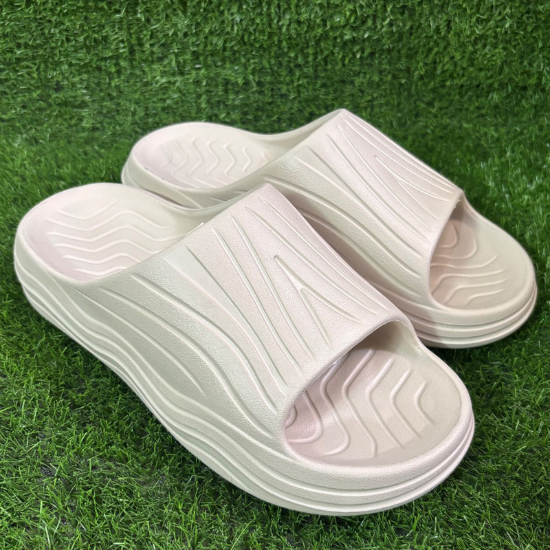 دمپایی حمام مدل کویر C