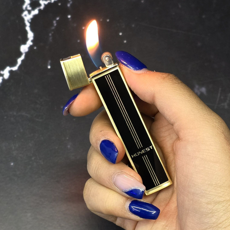 فندک گازی آنست مدل مکعبی طرح کلاسیک کد DKD-2165