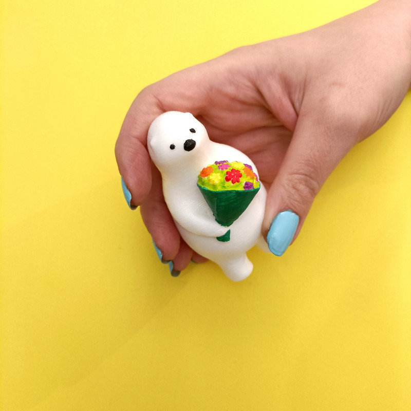 مجسمه مدل خرس فانتزی و دسته گل کد 82