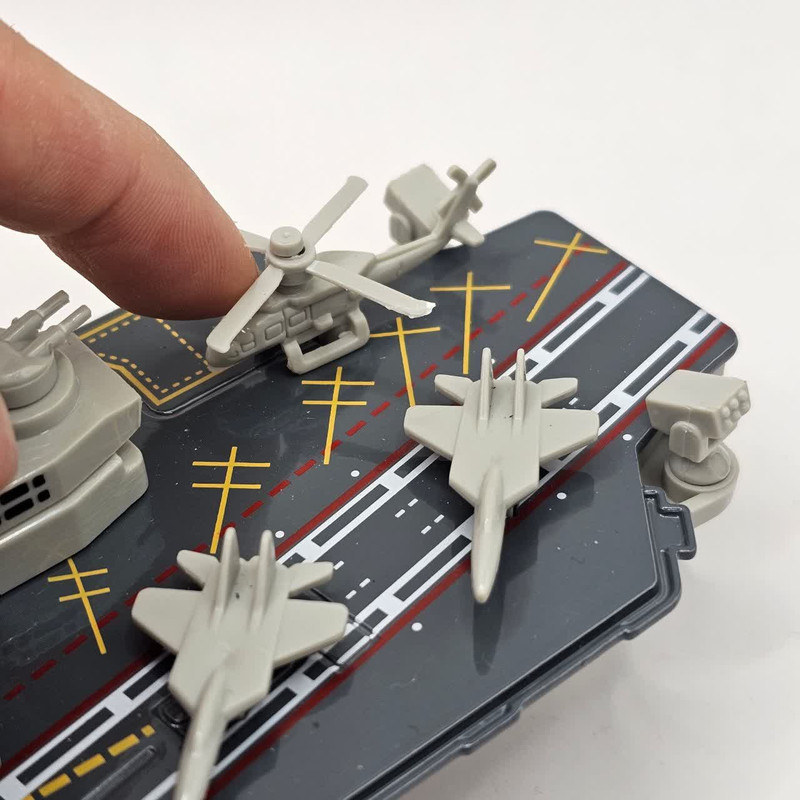 ناو هواپیمابر ناب سل مدل فلزی چراغدار موزیکال کد The Musical Lighted Aircraft Carrier به همراه 4 عدد هواپیما و یک عدد هلیکوپتر