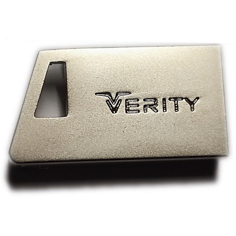 فلش مموری وریتی مدل V822 ظرفیت 32 گیگابایت، بدنه فلزی مقاوم در برابر ضربه و خش، سازگار با ویندوز و مک، رابط USB2.0، همراه با حلقه و قلاب فلزی حمل آسان